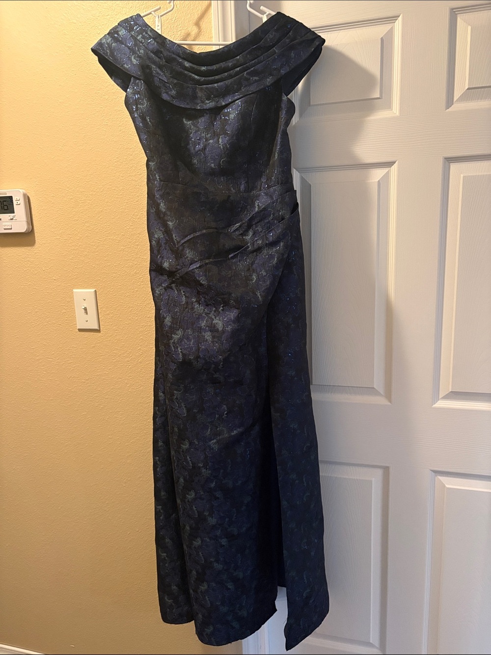 Elegant Navy Floral Off-Shoulder Evening Dress Azazie Irvine Ladies size 14